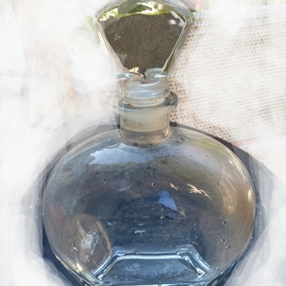 Luigi Bormioli lLght  and Music Clear glass  decanter from italy - Picture 3 of 3